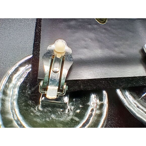 White Silver 1.5 Inch Button Clip-on Earrings Light Weight 1980s Vintage Jewelry - Picture 6 of 13